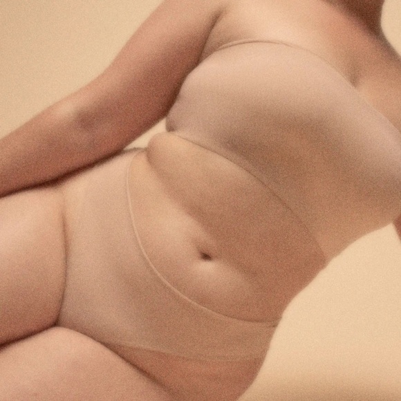 SKIMS NWT fits everybody bandeau bra clay NUDE - Picture 1 of 3